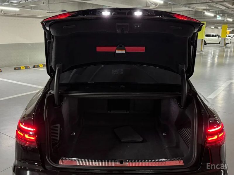 Audi S8