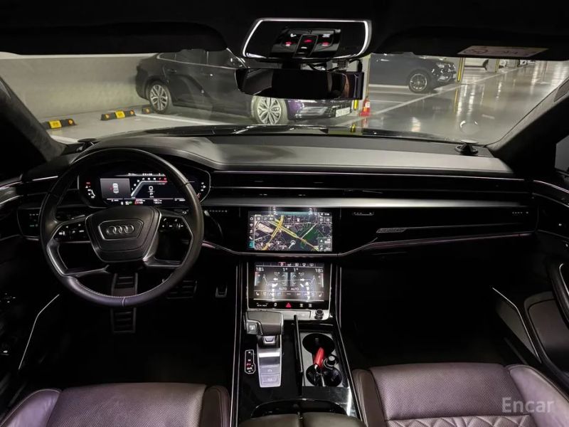 Audi S8