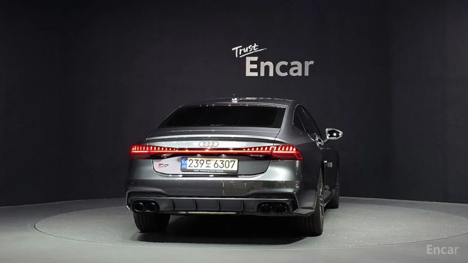 Audi S7