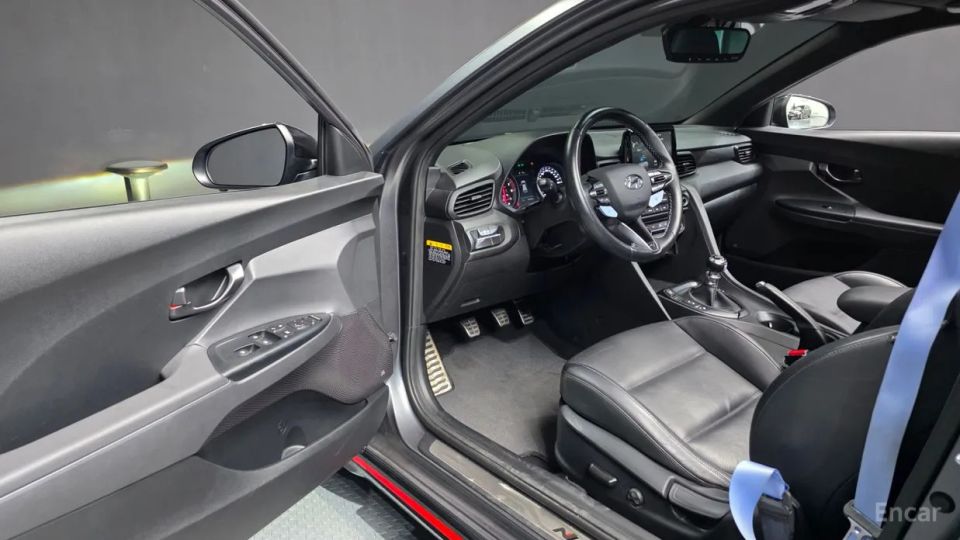 Hyundai Veloster