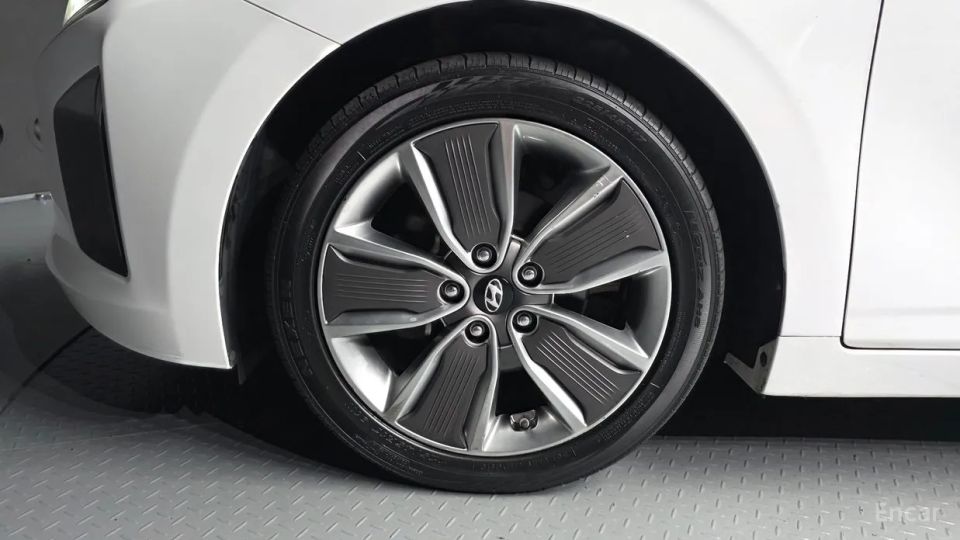 Hyundai Ioniq
