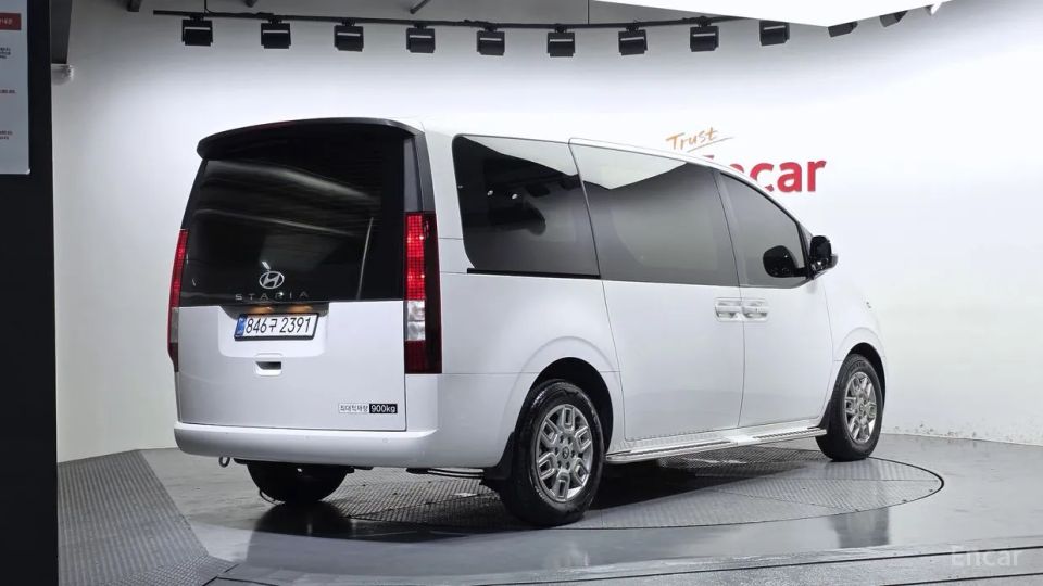 Hyundai Staria