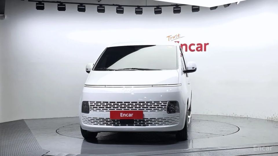 Hyundai Staria
