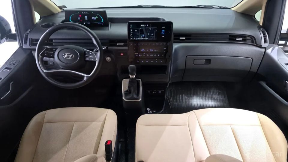 Hyundai Staria