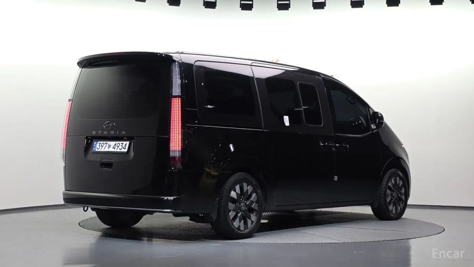 Hyundai Staria