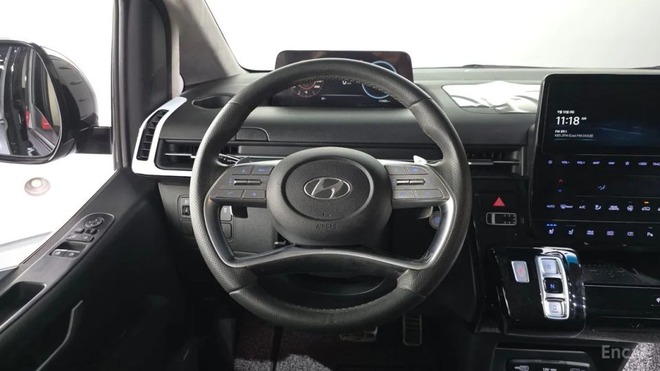 Hyundai Staria