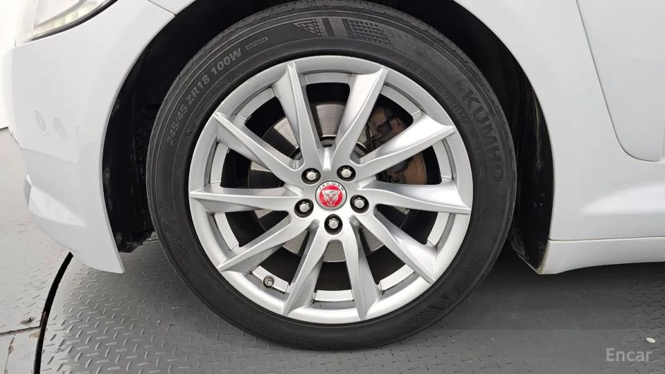 Jaguar xf