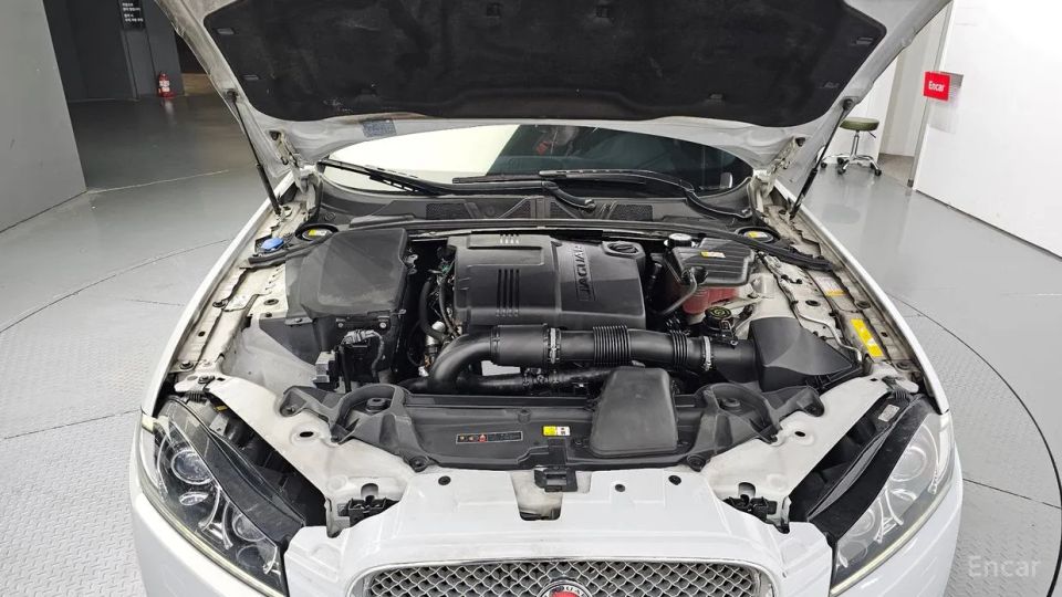 Jaguar xf