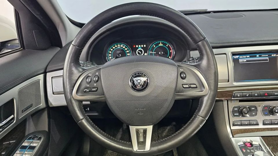 Jaguar xf