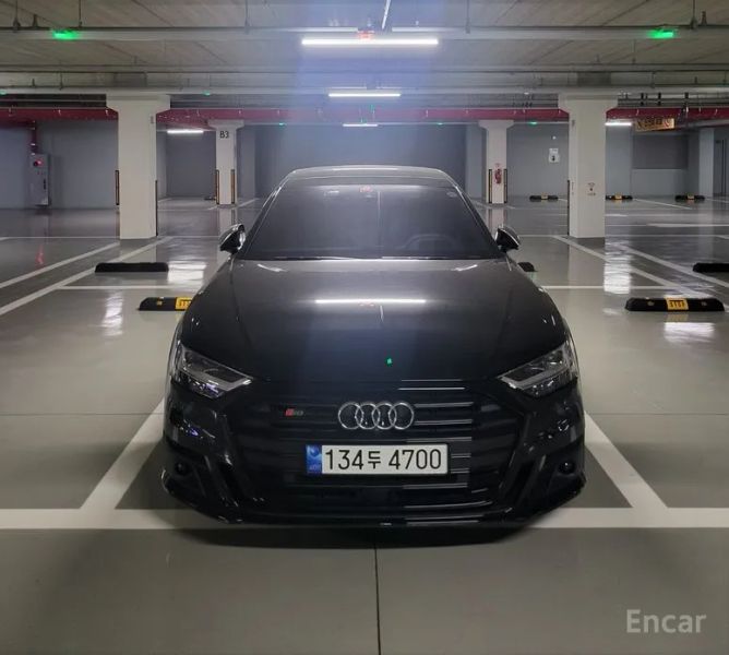 Audi S8