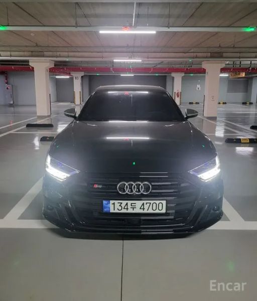 Audi S8