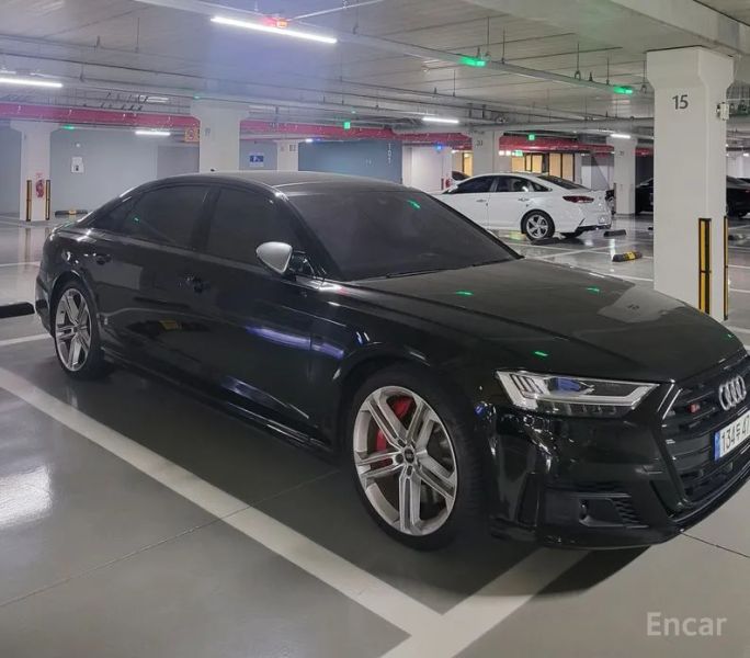 Audi S8