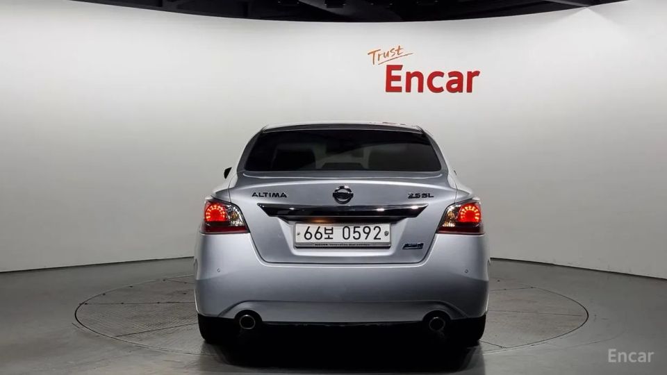 Nissan altima