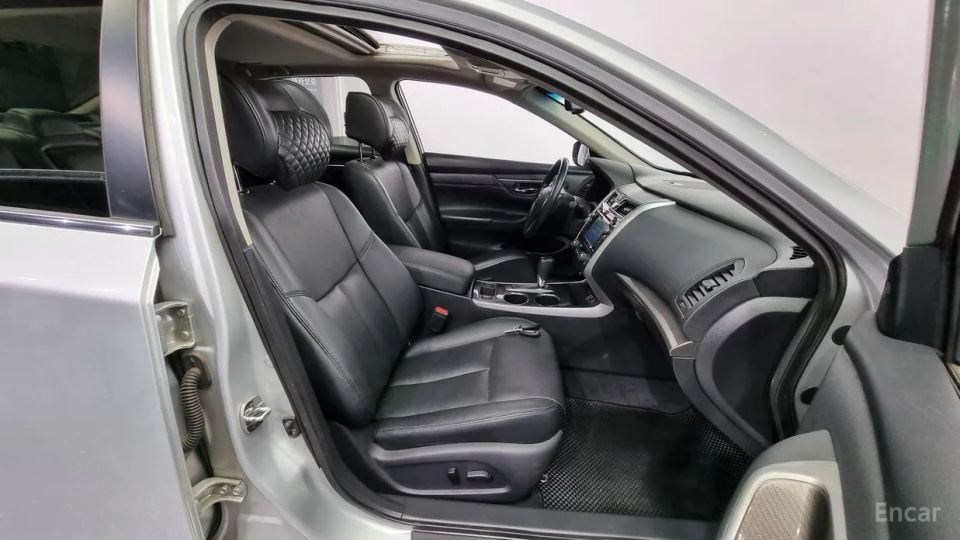 Nissan altima