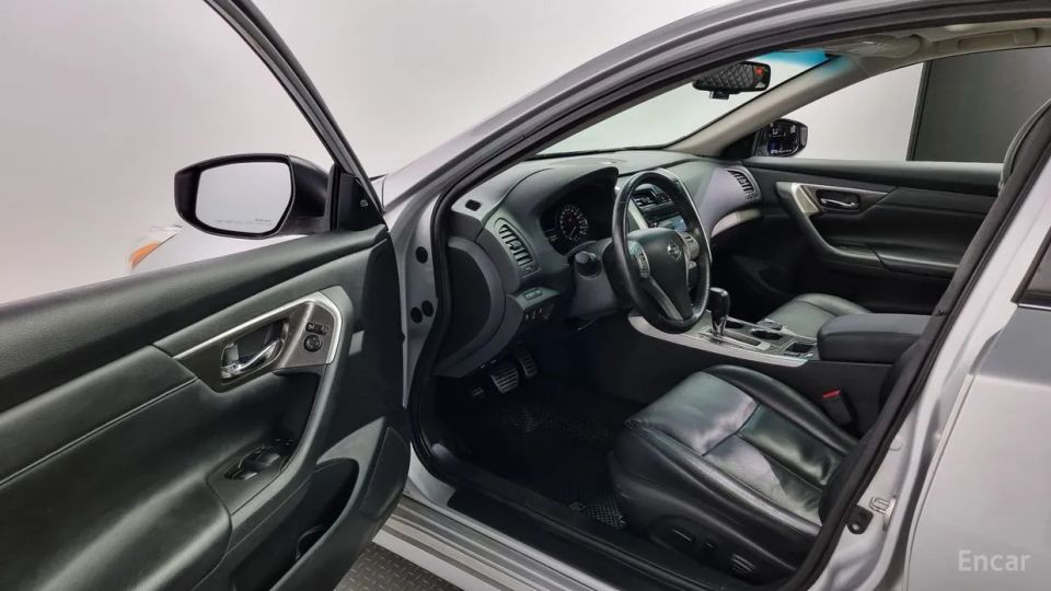 Nissan altima