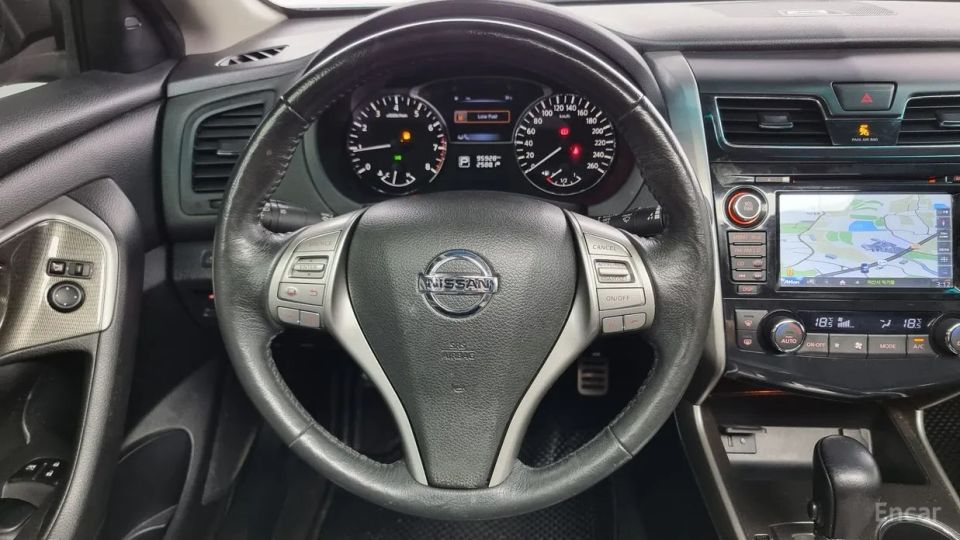 Nissan altima