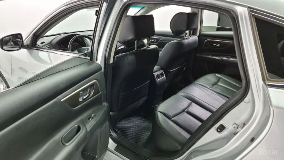Nissan altima
