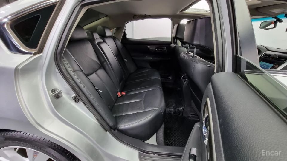 Nissan altima