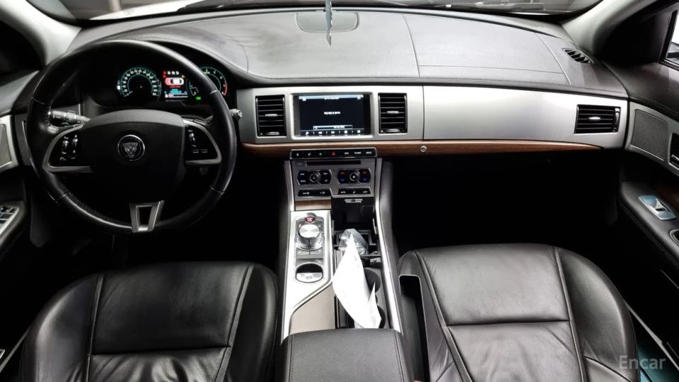 Jaguar xf