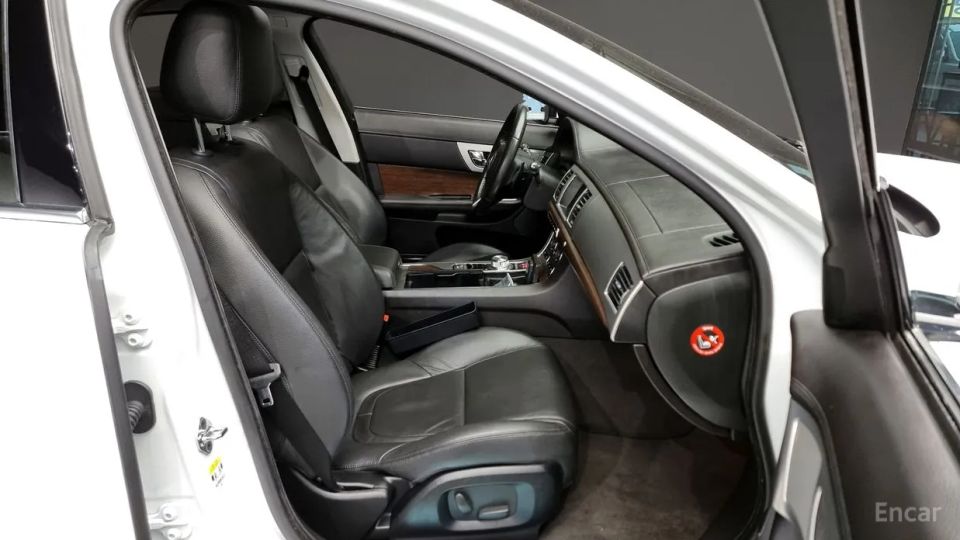 Jaguar xf
