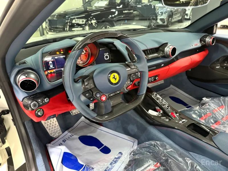Ferrari 812