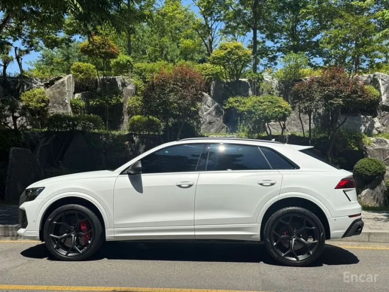 Audi rsq8