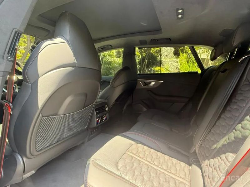 Audi rsq8
