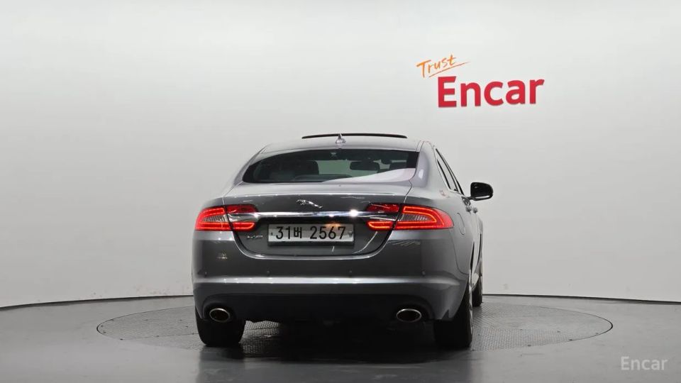 Jaguar xf