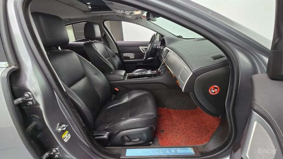 Jaguar xf
