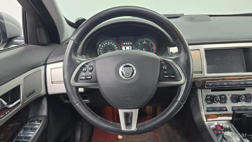 Jaguar xf