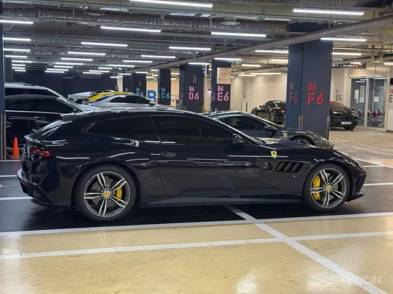 Ferrari GTC4 Lusso