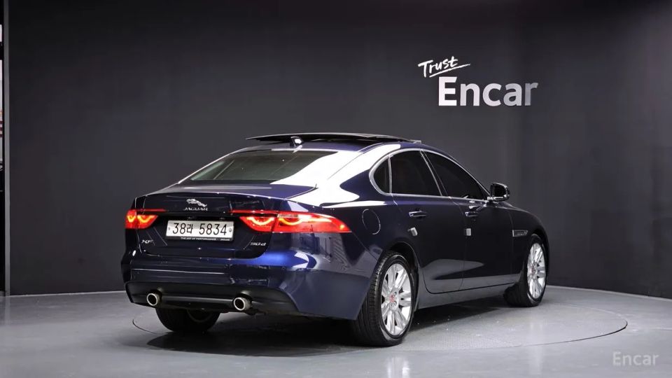 Jaguar xf
