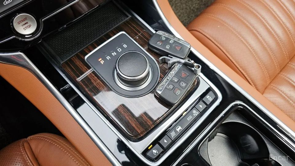 Jaguar xf