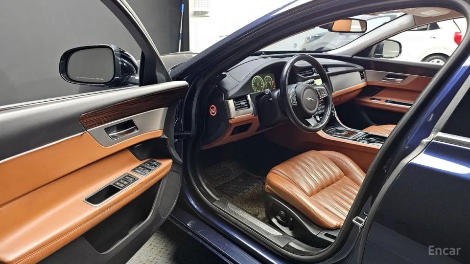 Jaguar xf