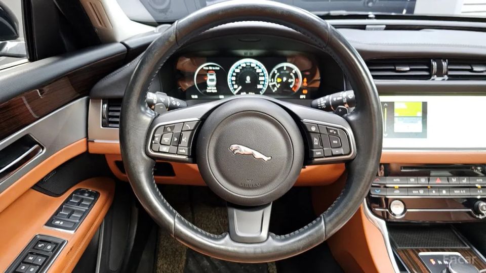 Jaguar xf
