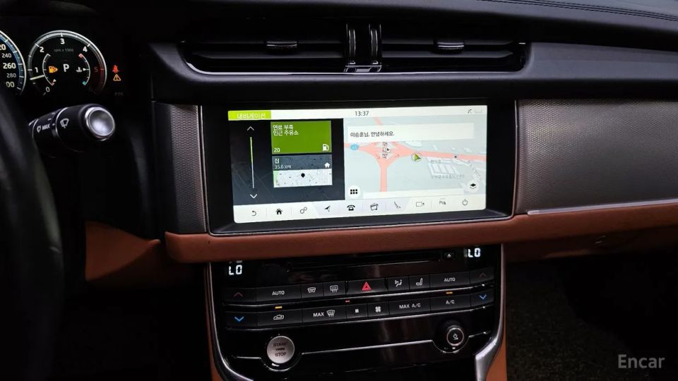 Jaguar xf