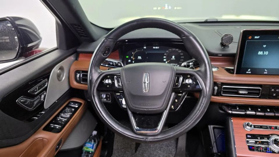 Lincoln Aviator
