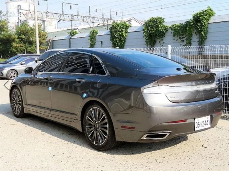 Lincoln MKZ
