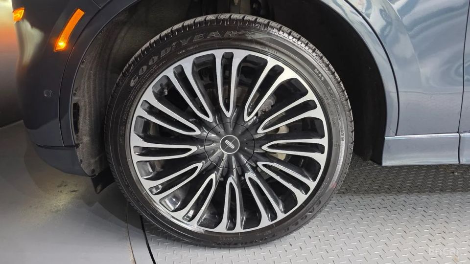 Lincoln Aviator