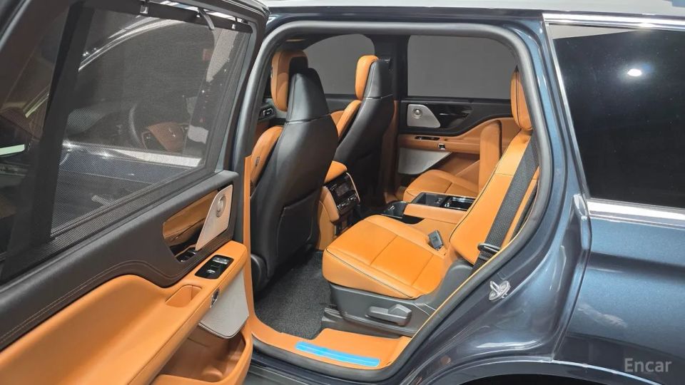 Lincoln Aviator