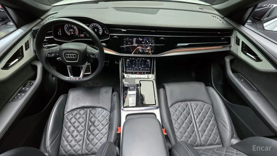 Audi Q8