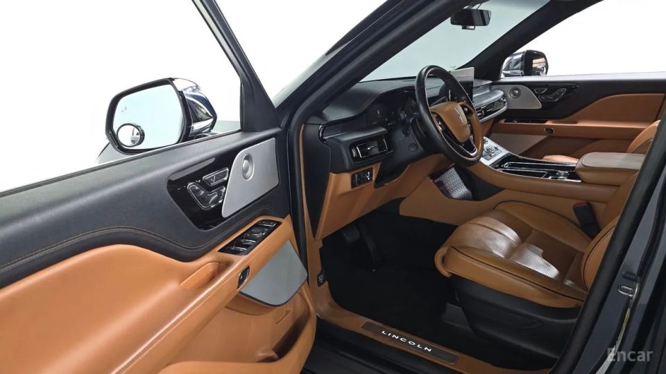 Lincoln Aviator