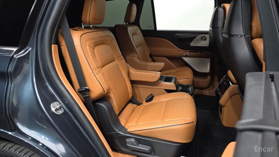 Lincoln Aviator