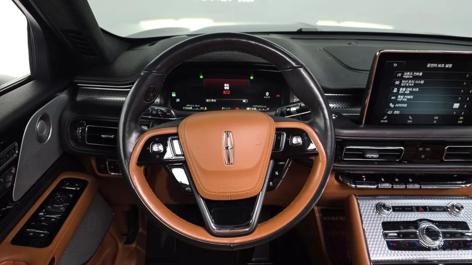 Lincoln Aviator