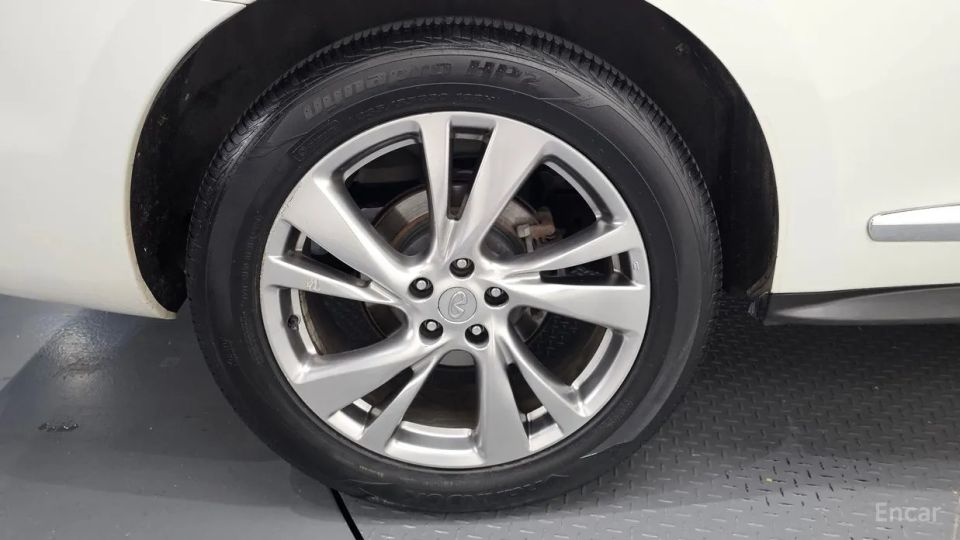 Infiniti JX