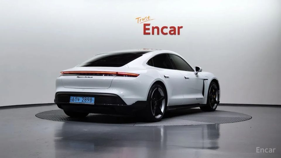 Porsche Taycan