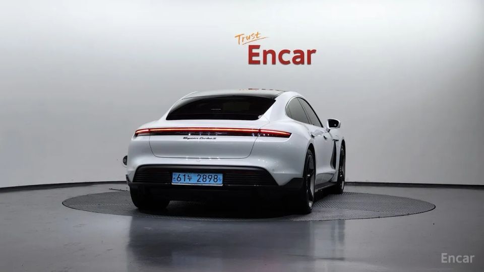 Porsche Taycan