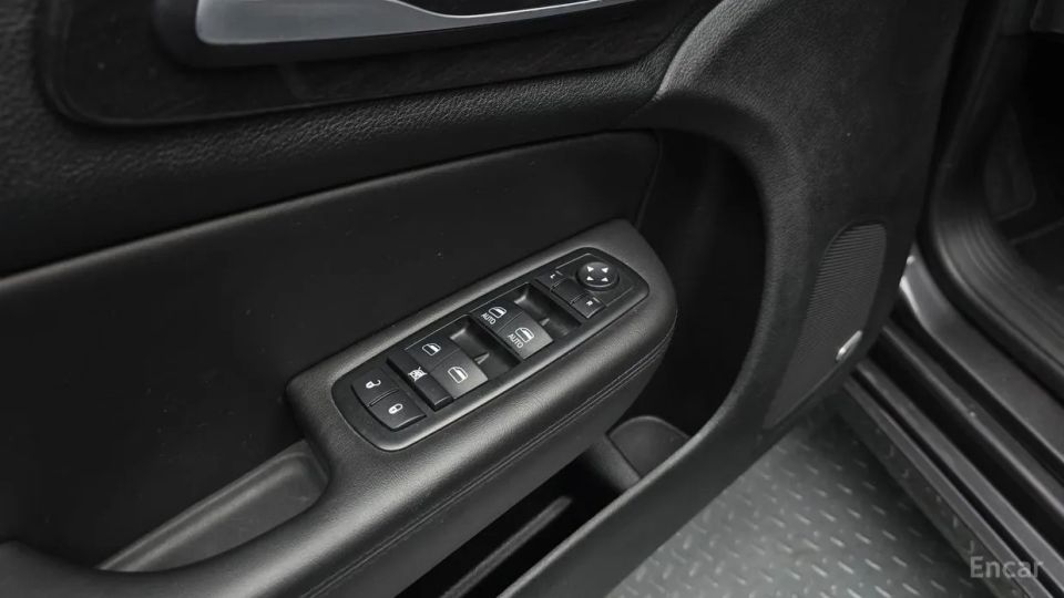 Chrysler 200