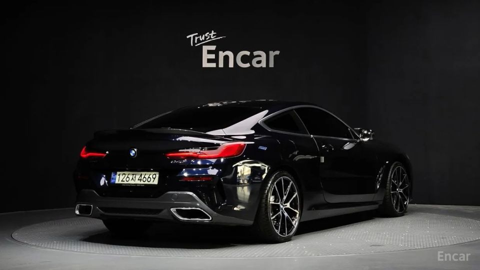 BMW 8-series