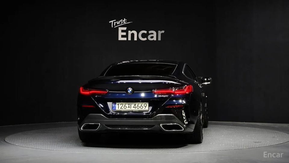 BMW 8-series